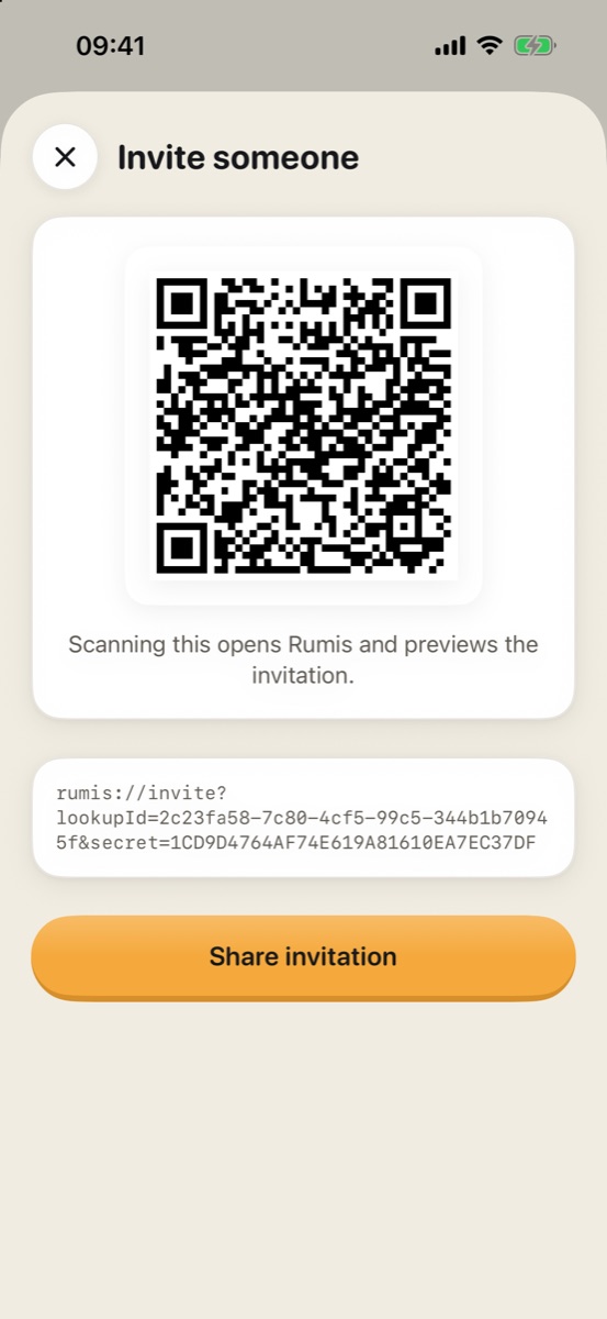 Hoja Invite someone con el código QR de la invitación, el enlace y el botón Share invitation